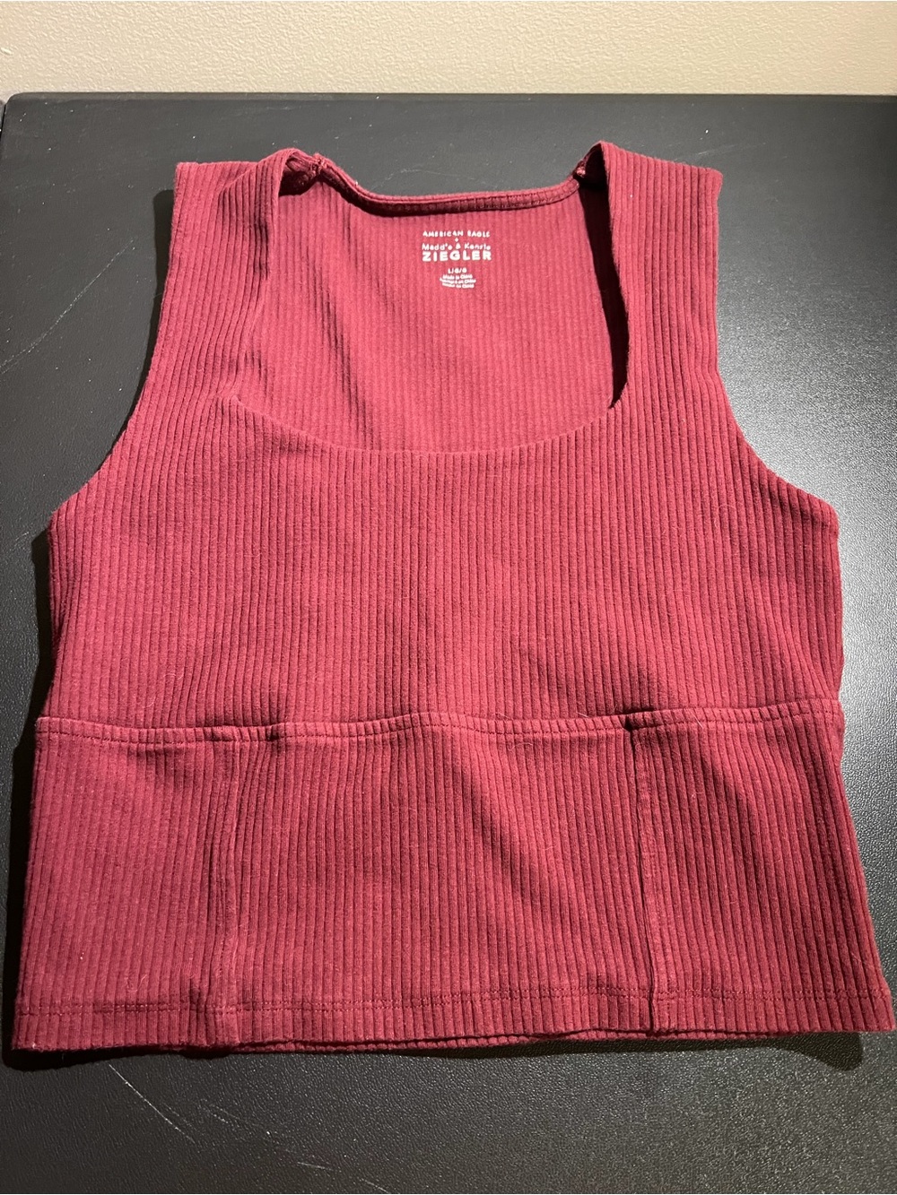 American Eagle Outfitters Ribbed Cropped Tank Top in Burgundy